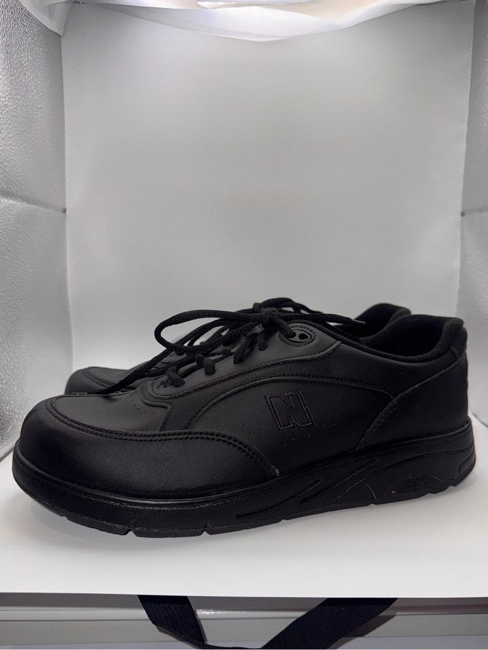 New Balance 811 Black Men's Athletic Lace-Up Sneakers. Size 10.5. NWOT